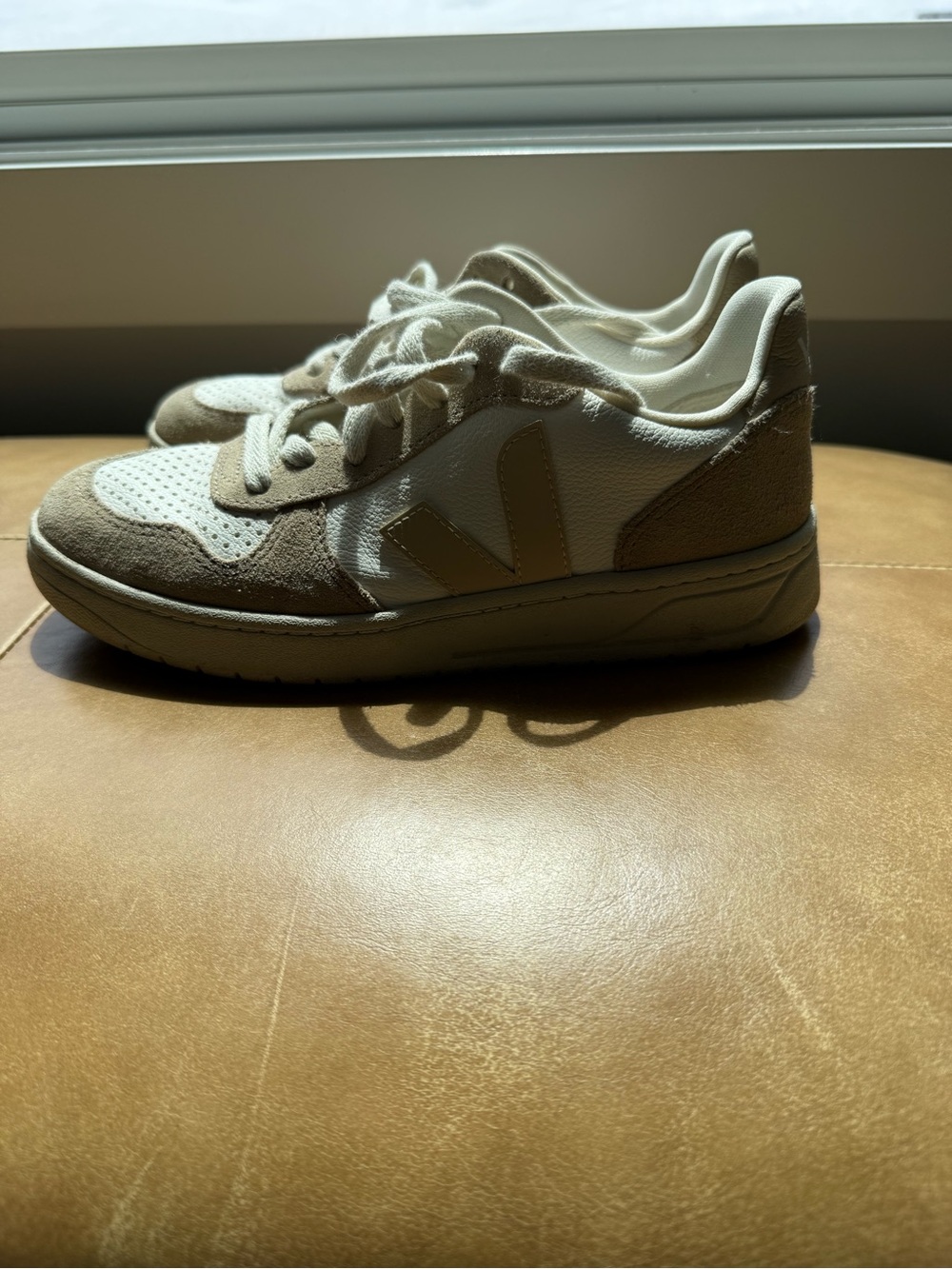 Veja V-10 Sneakers - Picture 5 of 6